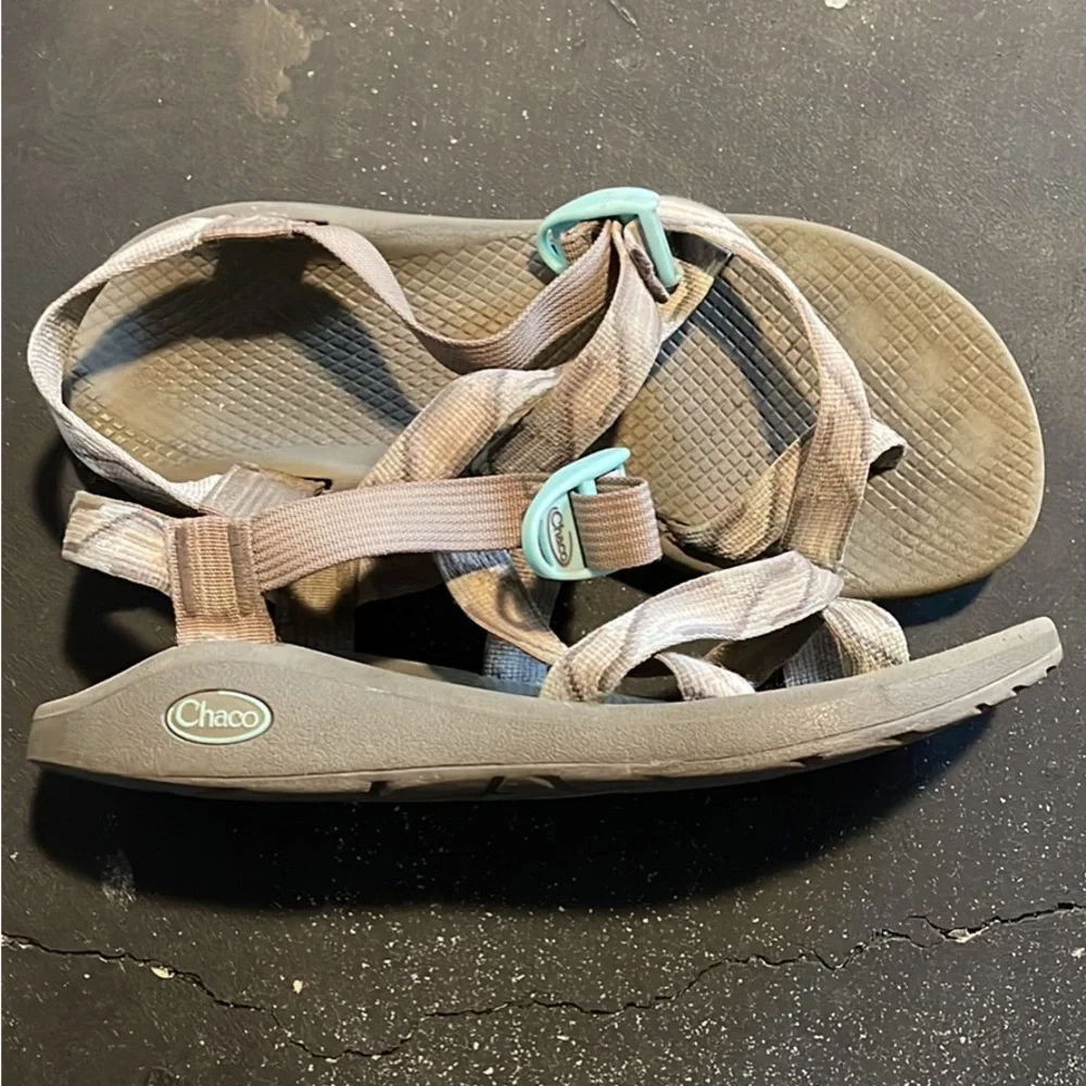 Women’s Chacos - Picture 1 of 2